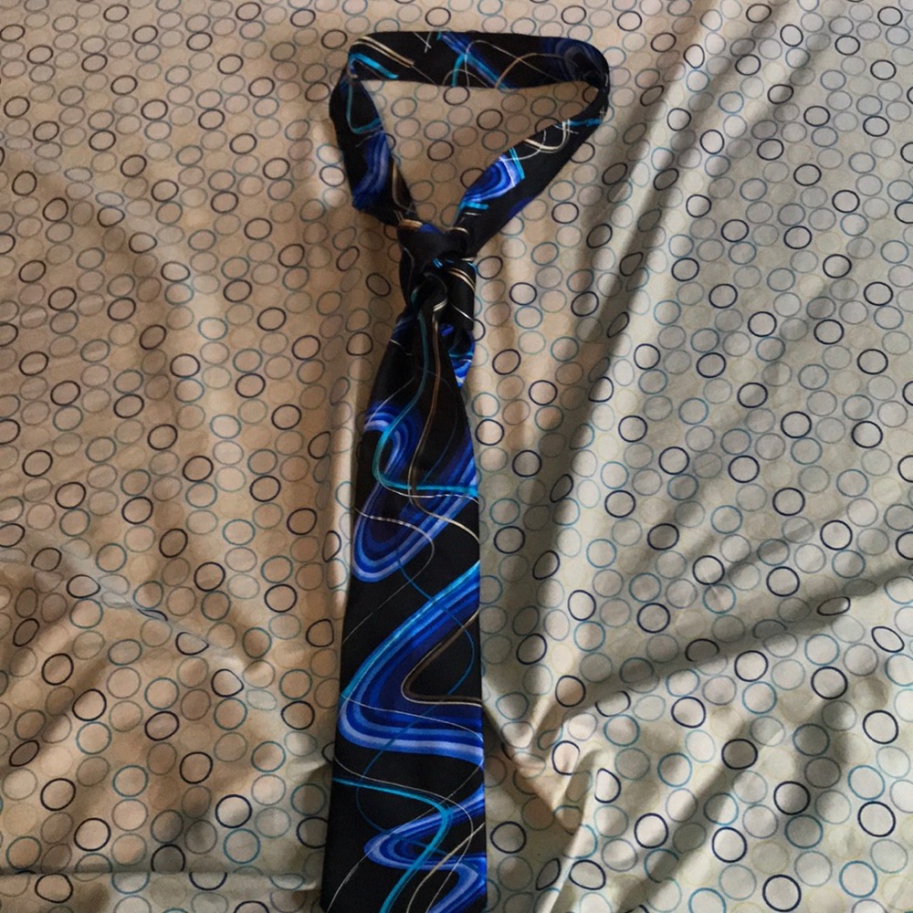 A blue tie